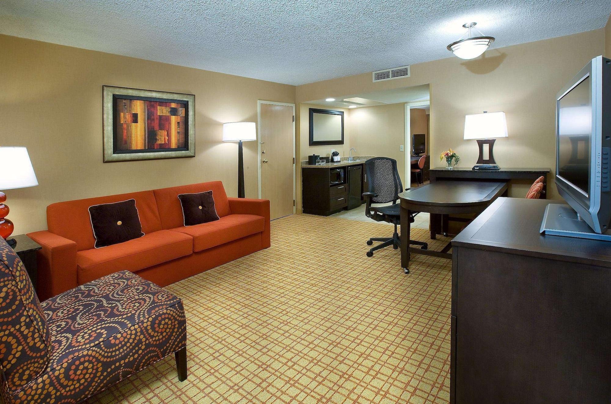 Embassy Suites By Hilton Kansas City International Airport Room photo