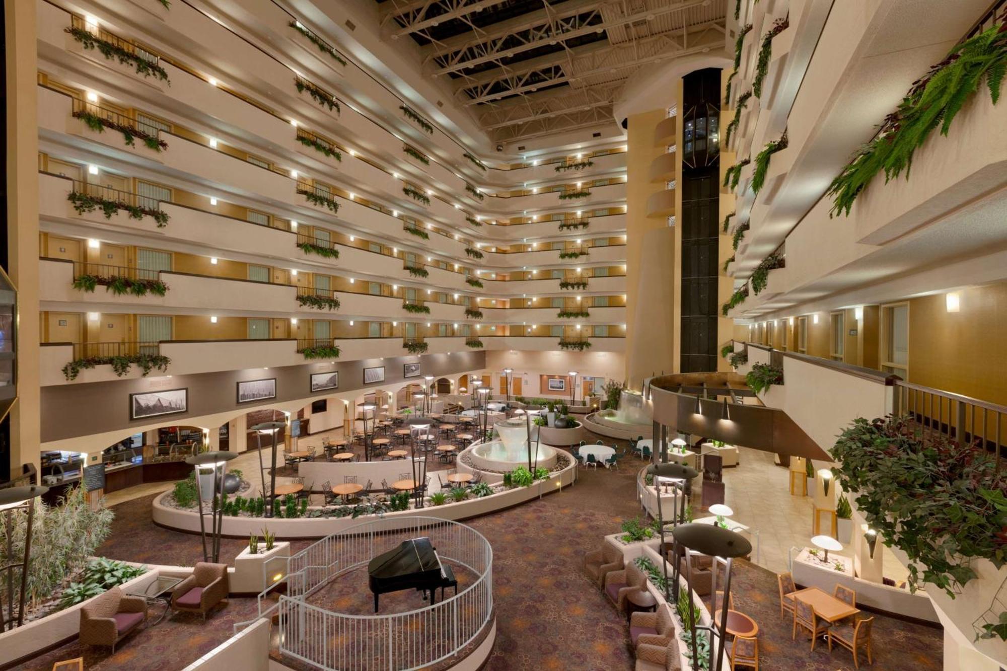 Embassy Suites By Hilton Kansas City International Airport Exterior photo